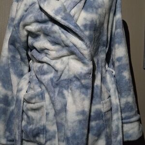🍒Sonoma Blue and White Plush Robe Intimates & Sleepwear